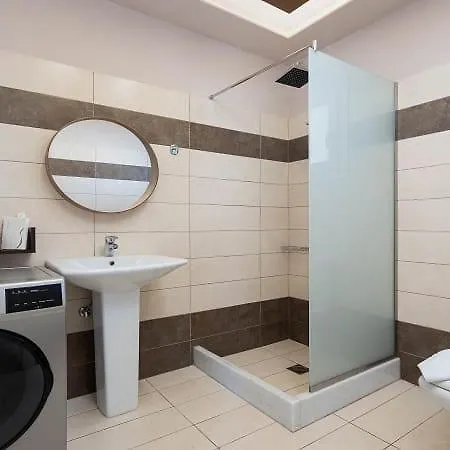 Beautiful Santorini - 3 Bedroom - Private Jacuzzi And Charismatic Interior - Vothonas 아이아파라셰비